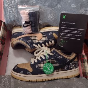 Nike SB Dunk Low Travis Scott Special Box